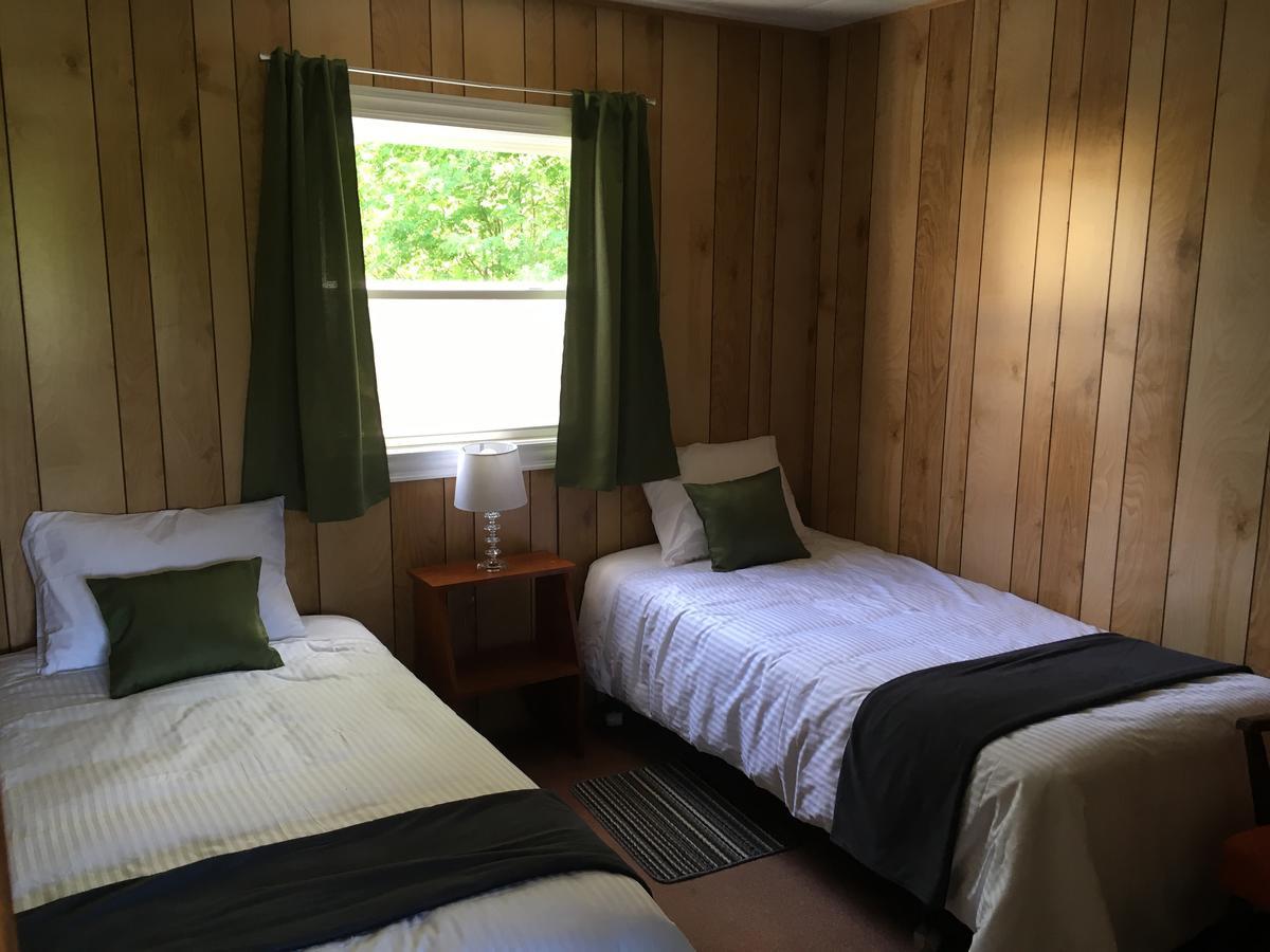 Wingspread Cottages Stanley Bridge Екстериор снимка
